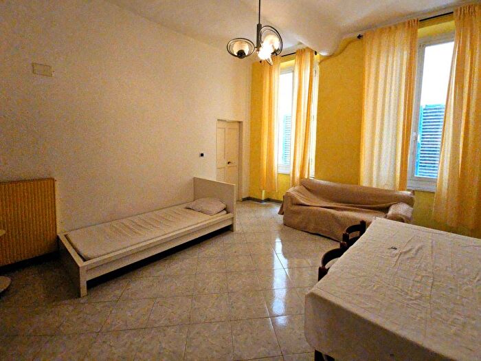 Appartamento quadrilocale in affitto in Piazzetta San Carlo, Prè, Genova