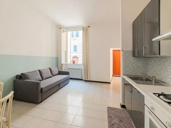 Appartamento trilocale in affitto in Piazza di Santa Brigida, Genova