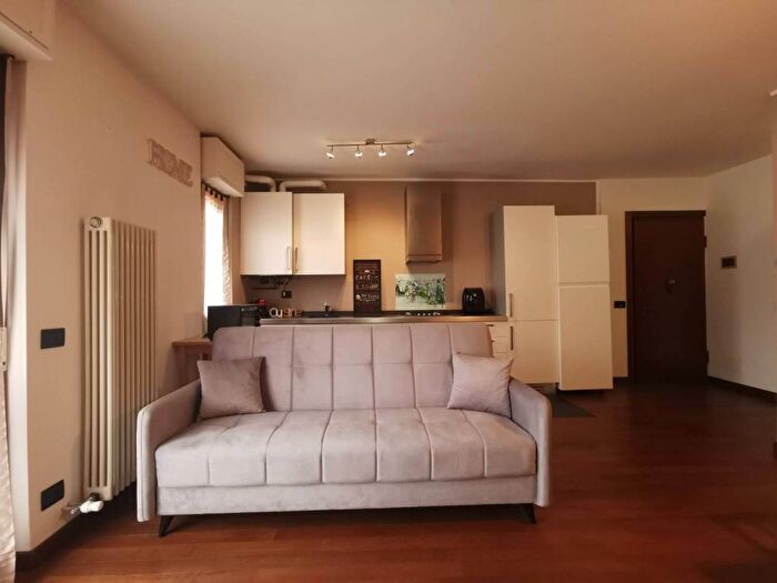 Appartamento bilocale in affitto in Via Giovanni Papini, Sagnino, Como