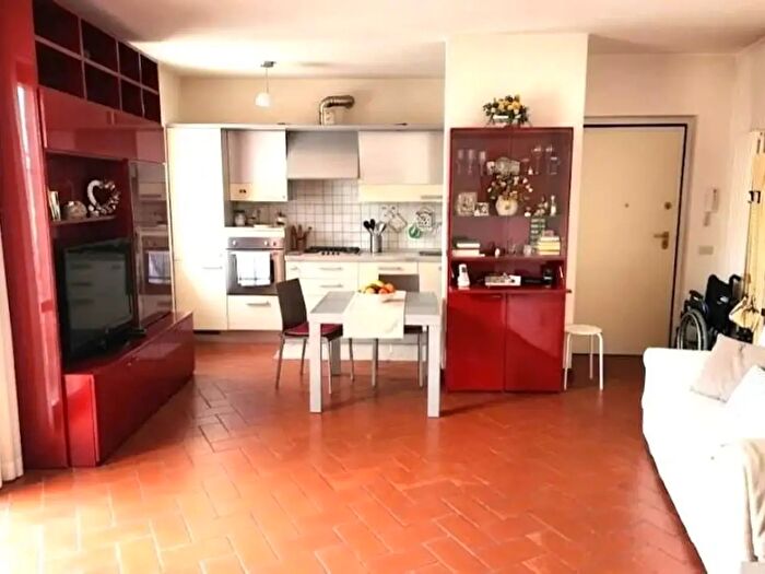 Appartamento trilocale in affitto in Massa
