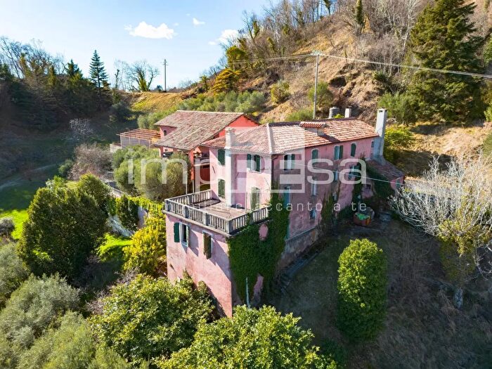 Casa con 10 locali in vendita in Via Perdonanze, Vittorio Veneto