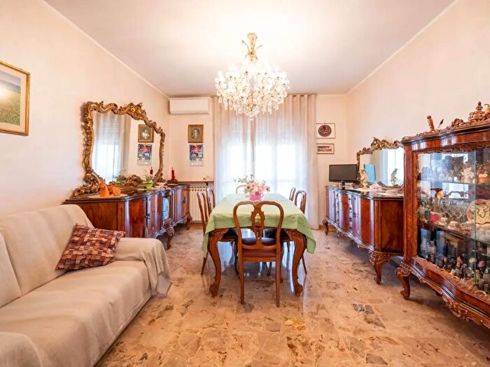 Appartamento quadrilocale in vendita in Via Einaudi, Volvera