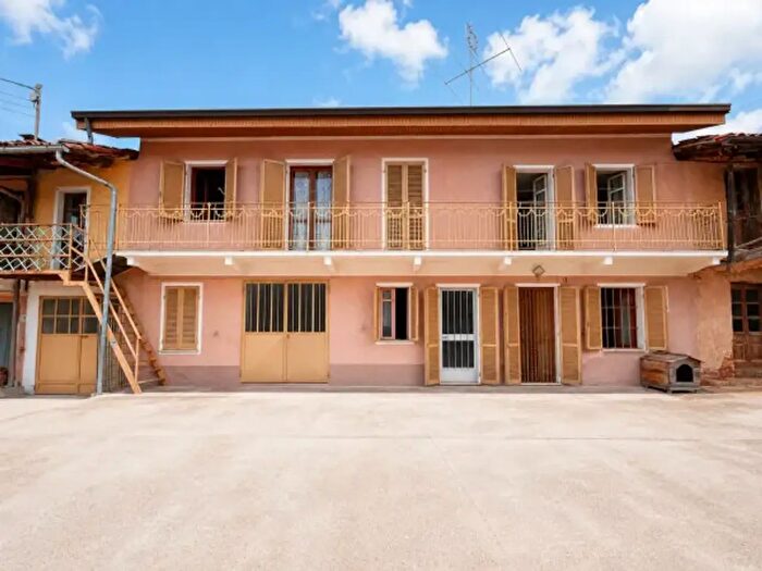 Casa quadrilocale in vendita in Località Prella, Montaldo Roero