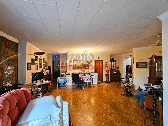 Appartamento trilocale in vendita in Via Pienzenau, Merano