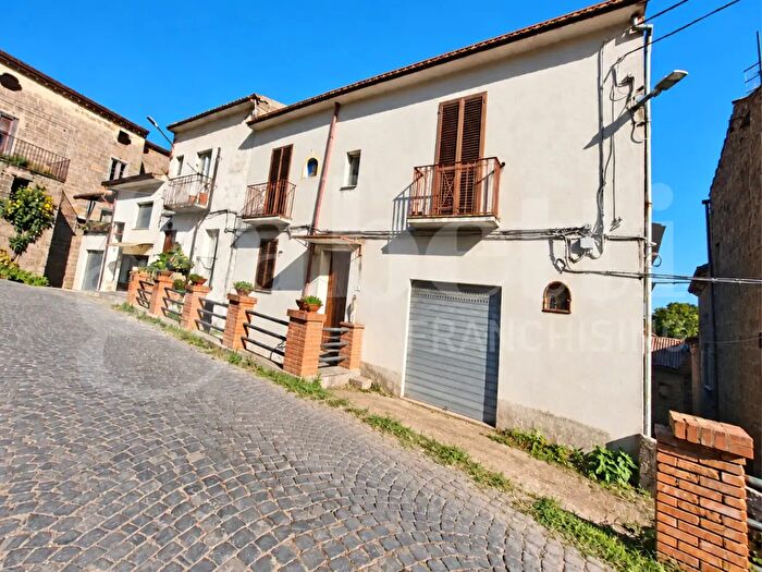 Casa con 7 locali in vendita in Casafredda Snc, Teano