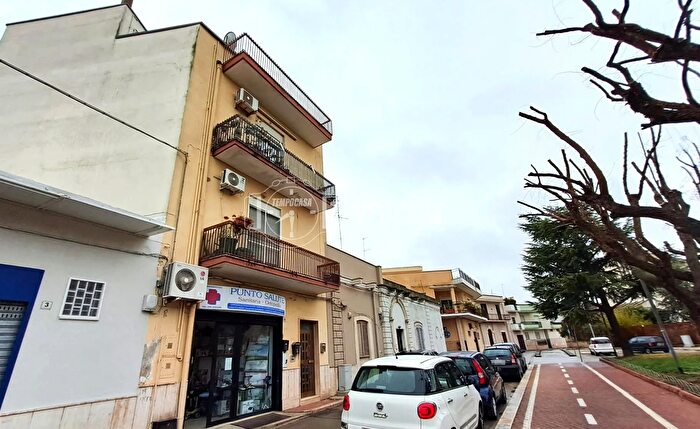 Appartamento trilocale in vendita in Piazza Vittoriano Cimmarrusti, Adelfia