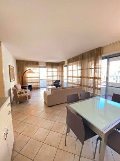 Appartamento quadrilocale in affitto in Viale Nino Bixio, Riccione