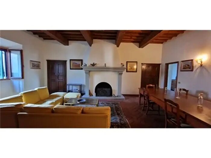 Appartamento con 7 locali in vendita in Scandicci