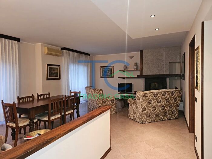 Appartamento con 5 locali in vendita in Via Padre Davide da Bergamo, Piacenza