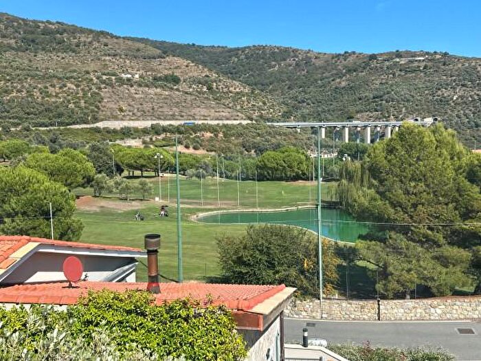 Appartamento trilocale in vendita in Strada per I Piani, Castellaro