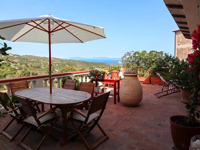 Casa con 13 locali in vendita in Rio