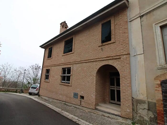 Casa con 7 locali in vendita in Borgo Vasai, Massignano
