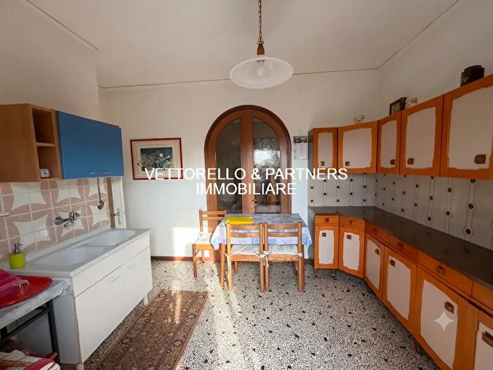 Appartamento trilocale in vendita in Via Castellana, Venezia