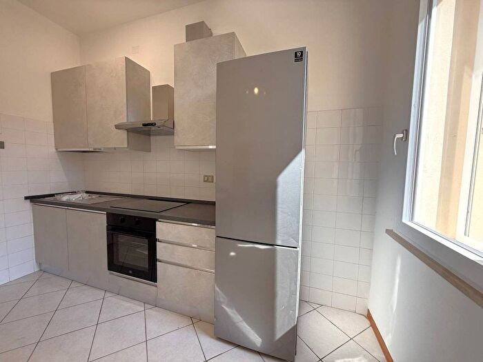 Appartamento trilocale in affitto in Via Leone Cobelli, Centro Storico, Forlì