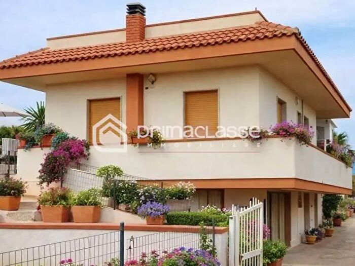 Casa quadrilocale in vendita in Ispica