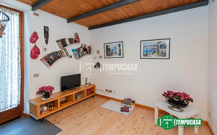 Appartamento trilocale in vendita in Via Luigi Pomini, Castellanza