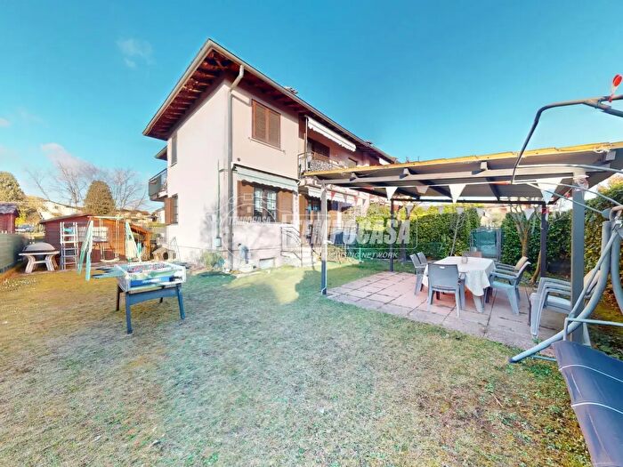 Appartamento trilocale in vendita in Via dei Caduti, Olgiate Comasco