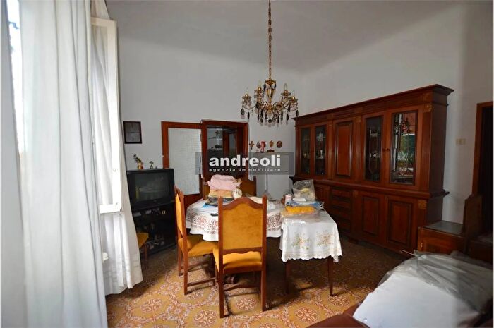 Appartamento con 5 locali in vendita in Jesi