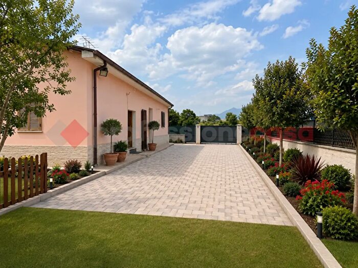 Casa trilocale in vendita in Borgo Incile, Avezzano