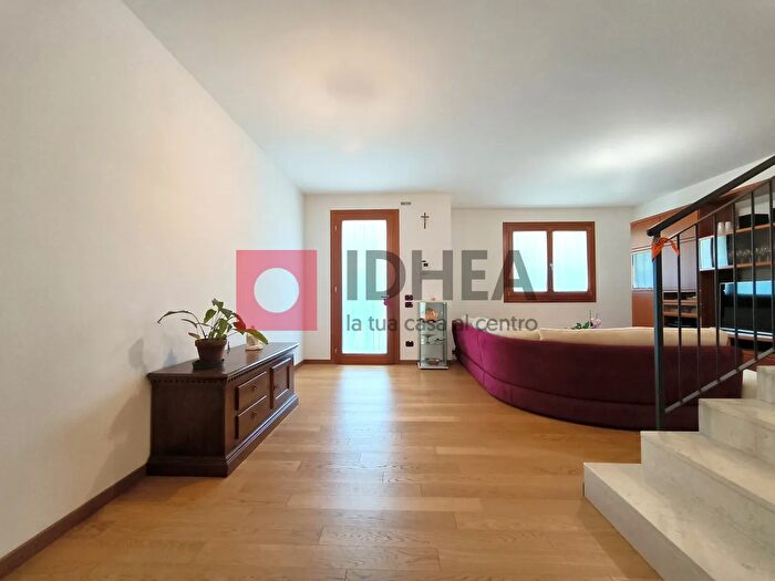 Casa con 5 locali in vendita in Via Posta, Silea