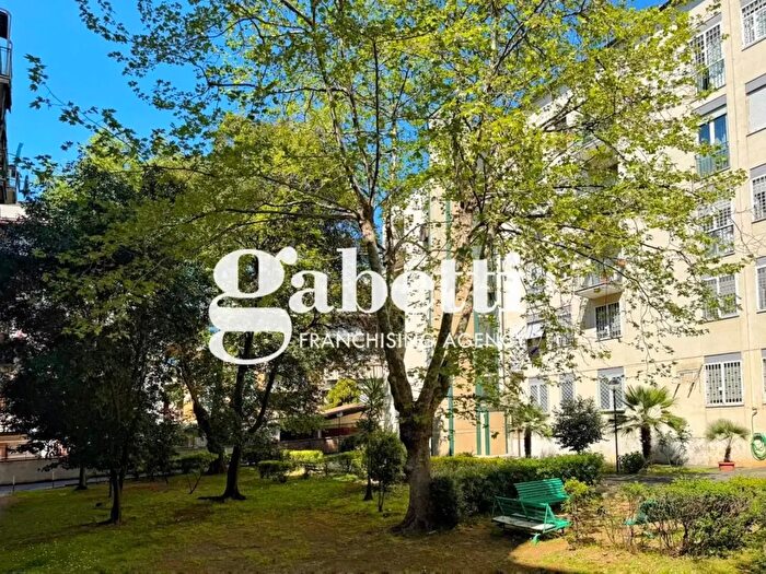 Appartamento quadrilocale in vendita in Via Vincenzo Cesati, Roma