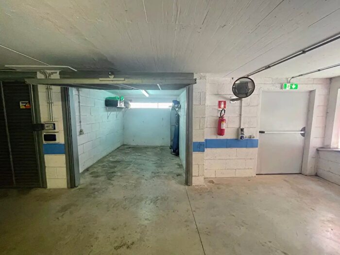 Appartamento in vendita in Via Monte Fumaiolo, Roma