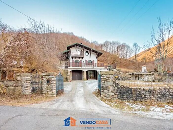 Casa con 6 locali in vendita in Frazione San Bernardo, Limone Piemonte