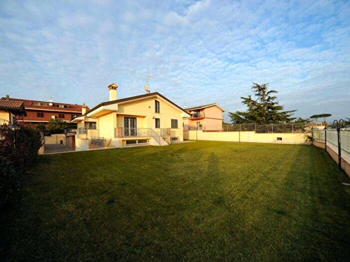 Appartamento con 6 locali in affitto in Via Vittore Ghiliani, Castel di Leva, Roma