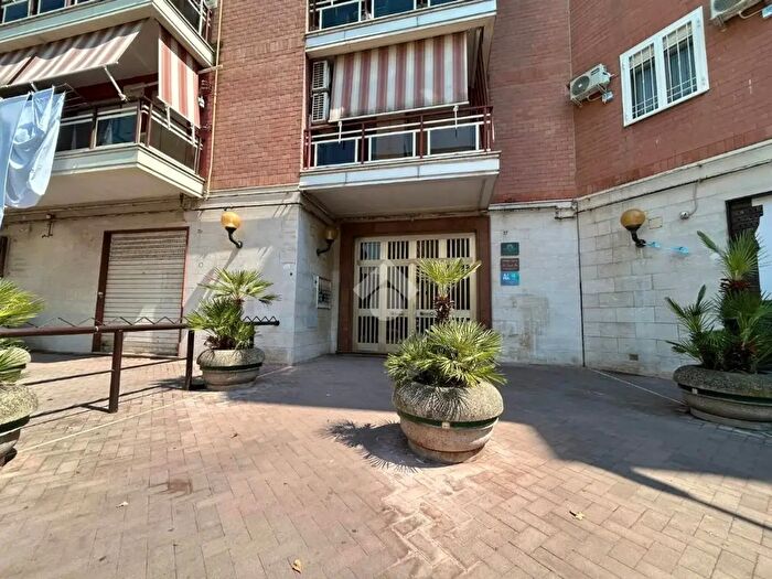 Appartamento bilocale in affitto in Via Aquileia, Napoli