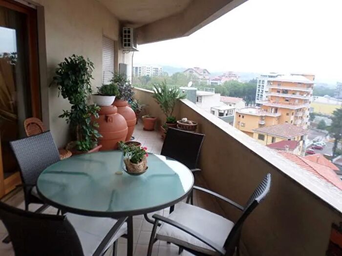 Appartamento con 6 locali in vendita in Quattromiglia Via a Volta Rende, Rende