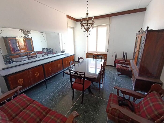 Appartamento con 5 locali in vendita in Corso Martiri della Libertà Ovada, Ovada