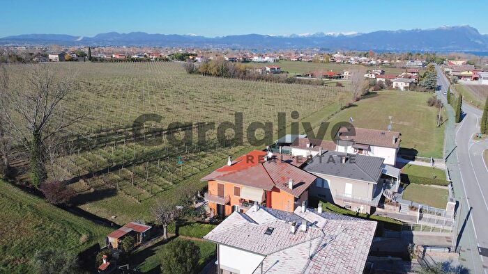 Appartamento trilocale in vendita in Sirmione Via a, Sirmione