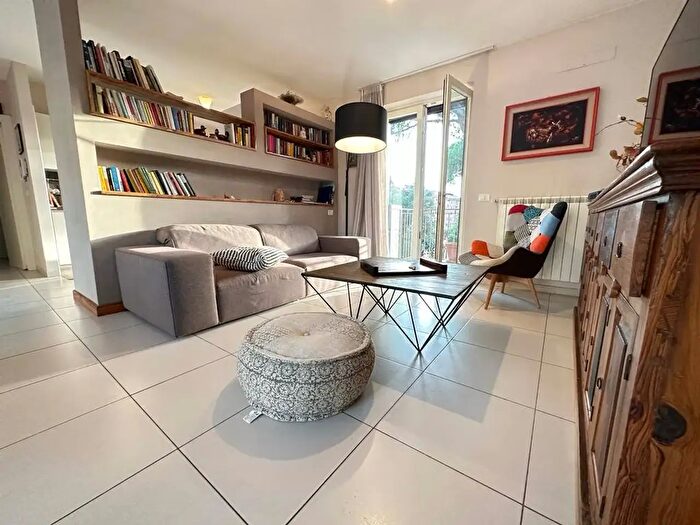 Appartamento con 6 locali in vendita in Via Fulvio Renella, Caserta