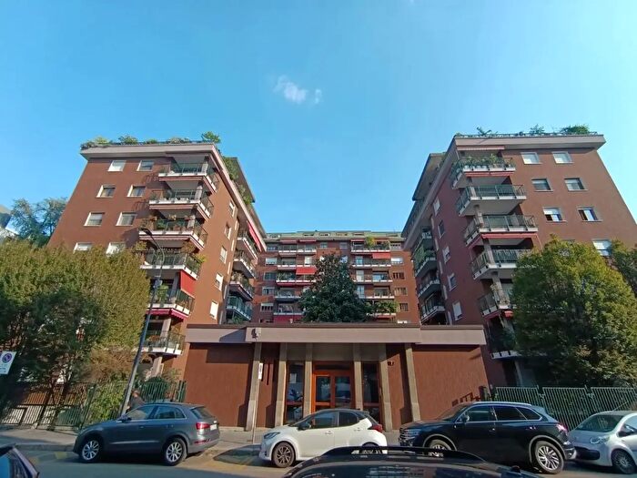 Appartamento quadrilocale in vendita in Via Filelfo, Milano