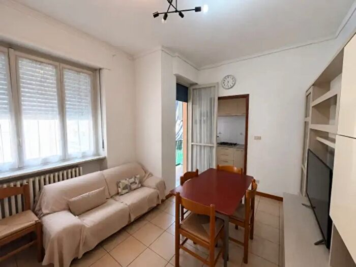 Appartamento trilocale in vendita in Via Edoardo Baudoin, Asti