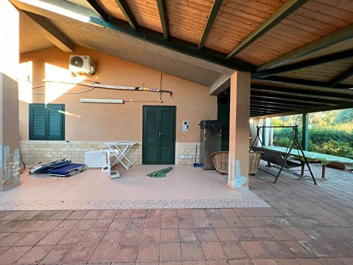 Casa quadrilocale in vendita in Viale delle Tribune Campofelice di Roccella, Campofelice Di Roccella