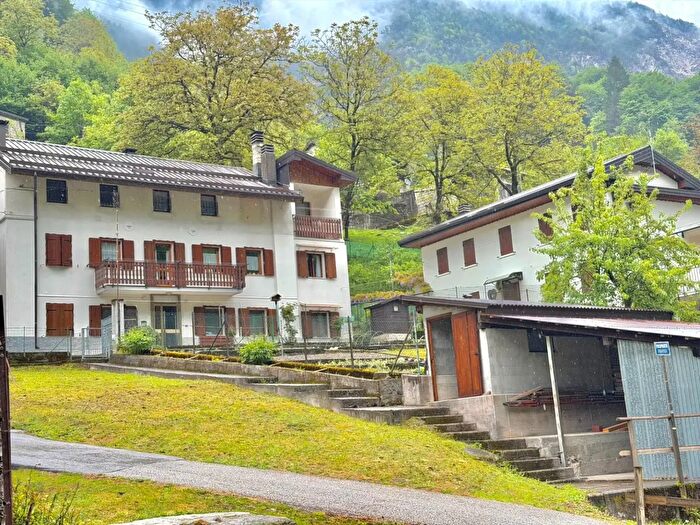 Appartamento con 5 locali in vendita in Chiut di Pupe, Dogna