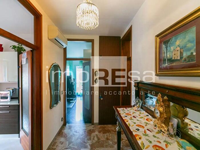 Appartamento con 6 locali in vendita in Via Antonio Scarpa, Treviso