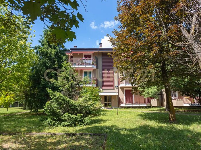 Appartamento trilocale in vendita in Via Virgilio, Rho