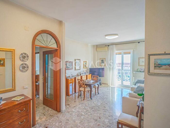 Appartamento quadrilocale in vendita in Via Liside, Bari