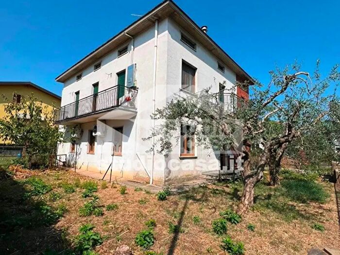 Appartamento quadrilocale in vendita in Via Pascoli, Lallio