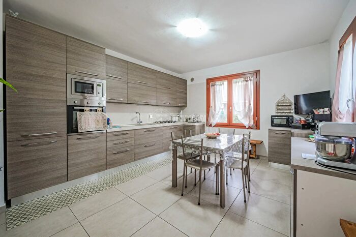 Casa con 5 locali in vendita in Via XX Settembre, Correggio