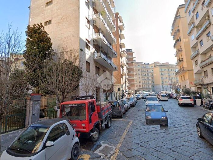 Appartamento trilocale in affitto in Rampe Giancarlo Siani, Piazza Canneto Salvator Rosa, Napoli