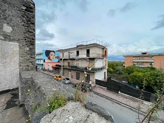 Appartamento con 6 locali in vendita in Corso Alessandro Volta, Terzigno