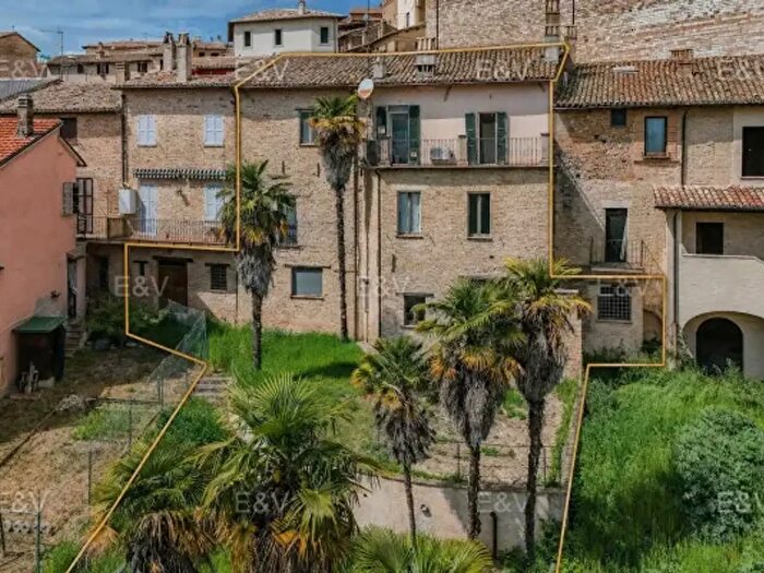 Casa con 6 locali in vendita in Via Giovanni Pascoli, Montefalco
