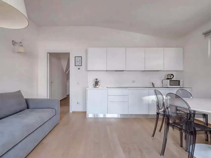 Appartamento monolocale in affitto in Corso Como, Milano