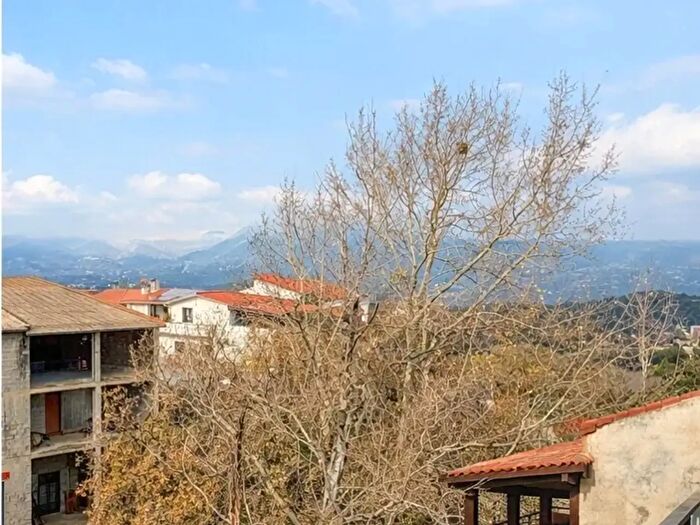 Appartamento trilocale in vendita in Via Ingegnere Mario Galiani N Piano, Oliena