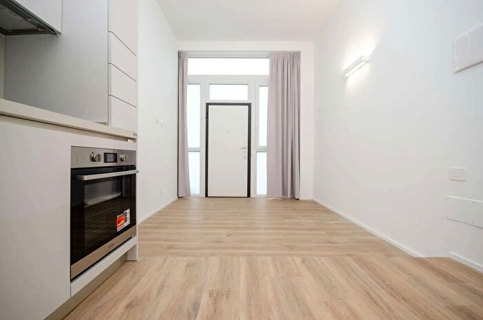 Appartamento monolocale in vendita in Via dellAssunta, Milano