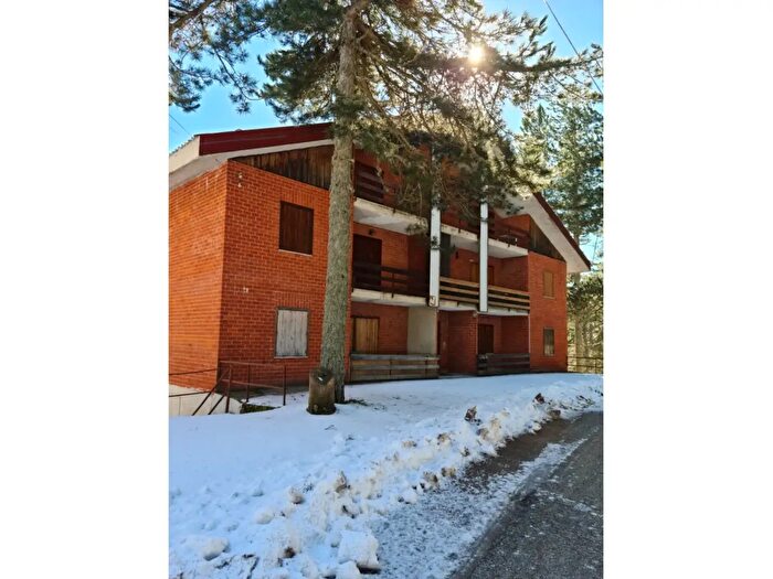 Appartamento trilocale in vendita in Via Ventulilla, Celico