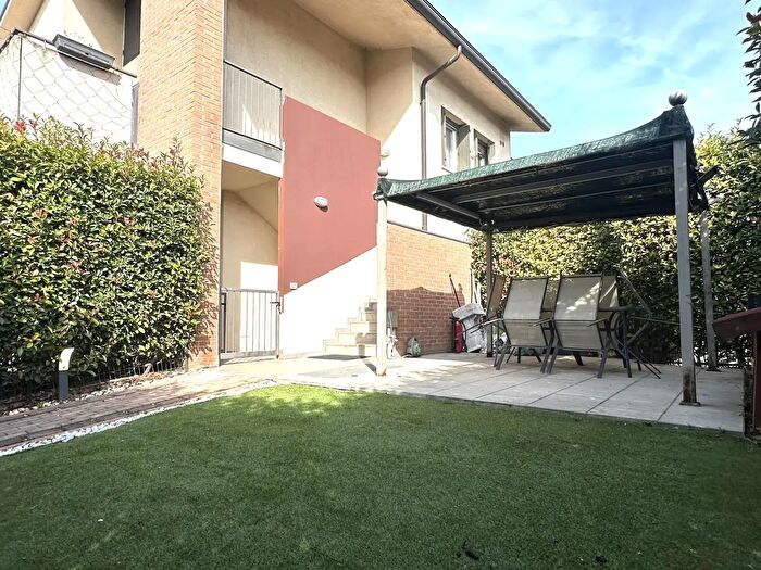 Appartamento quadrilocale in vendita in Via dall'Oca Bianca, Zevio